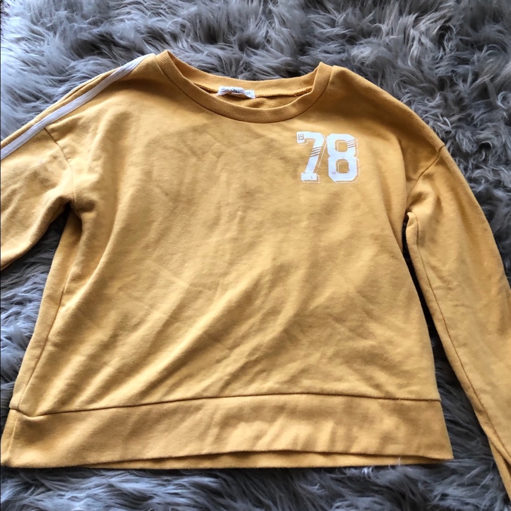 Yellow sweatshirt